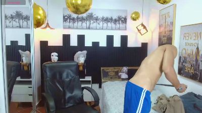 jeremy_job live cam on Cam4
