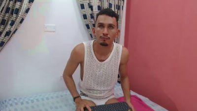 jerrywalker22 live cam on Cam4