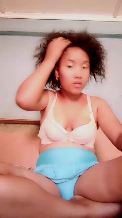 jessy324 live cam on Cam4