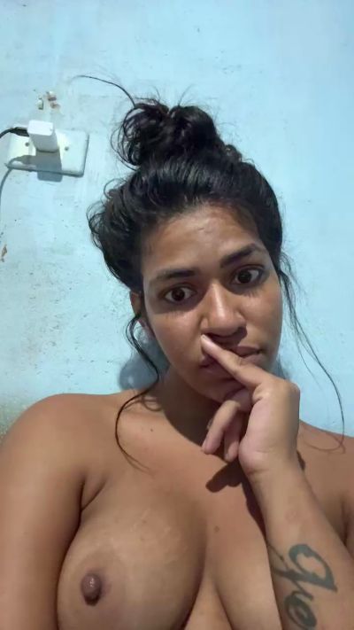 jessy5 live cam on Cam4