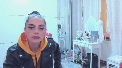 jessycute28 live cam on Cam4