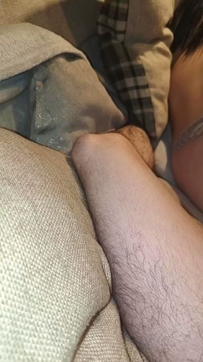 jeunecouple325 live cam on Cam4