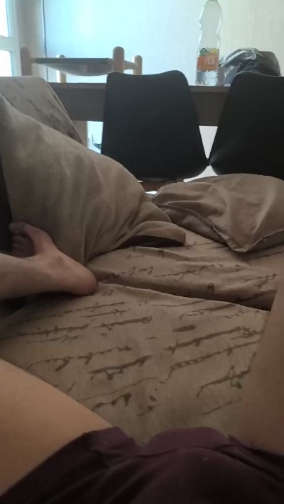 jeunecouple325 live cam on Cam4