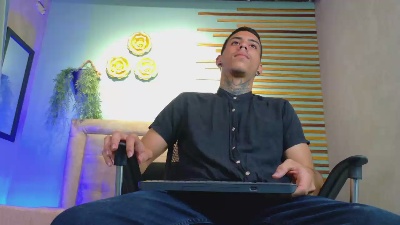 jharol_cardona live cam on Cam4
