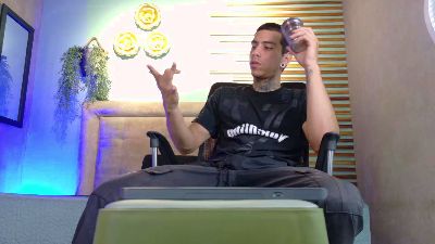 jharol_cardona live cam on Cam4