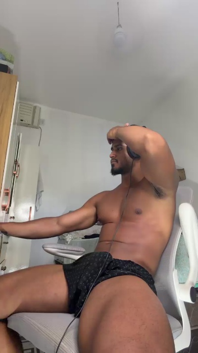 jhefiinho live cam on Cam4