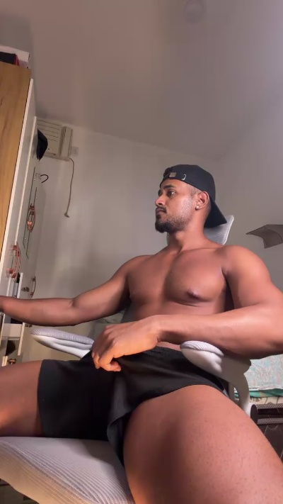 jhefiinho live cam on Cam4