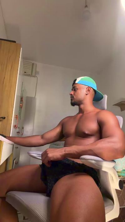 jhefiinho live cam on Cam4