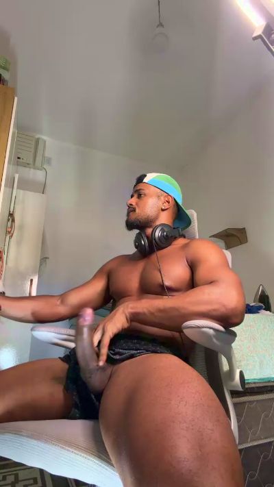 jhefiinho live cam on Cam4