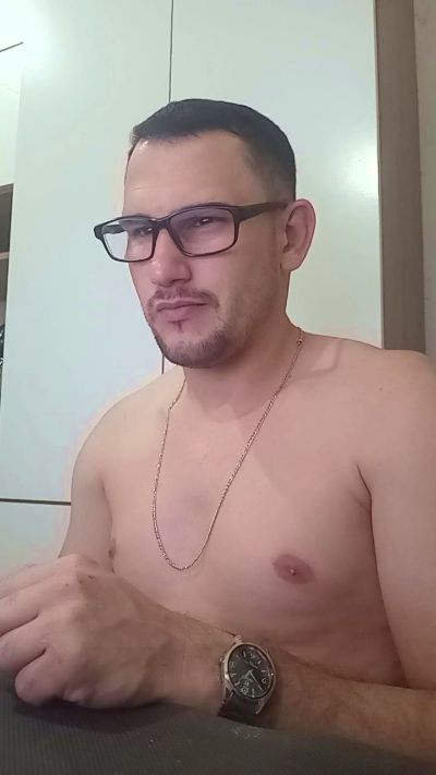 jhon32_hot live cam on Cam4