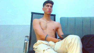 jhony_sex live cam on Cam4