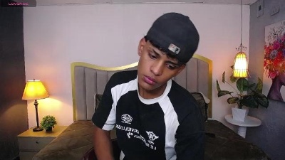 jhos_padill live cam on Cam4