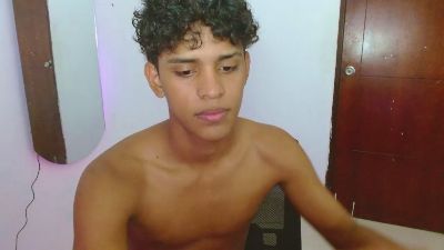 jhos_padill live cam on Cam4