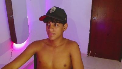 jhos_padill live cam on Cam4