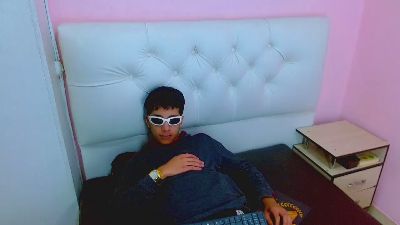 jl_brayan1 live cam on Cam4