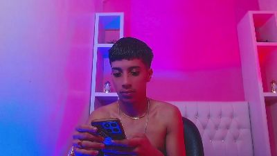 jl_brayan1 live cam on Cam4