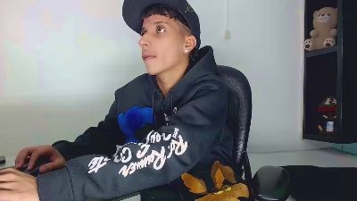 jl_brayan1 live cam on Cam4