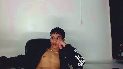 jl_brayan1 live cam on Cam4