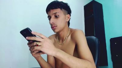 jl_brayan1 live cam on Cam4