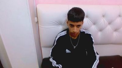 jl_brayan1 live cam on Cam4