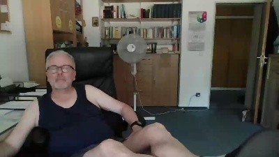 jochensommergm2 live cam on Cam4