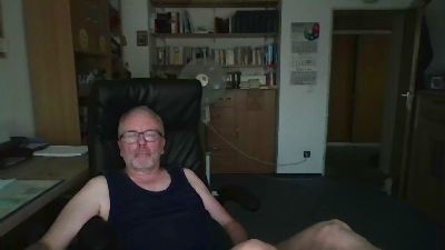 jochensommergm2 live cam on Cam4
