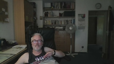 jochensommergm2 live cam on Cam4