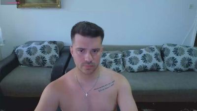 johnnylove22 live cam on Cam4