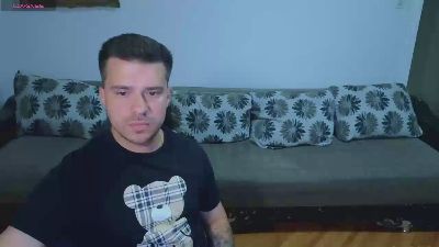 johnnylove22 live cam on Cam4