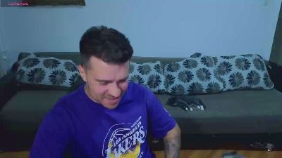 johnnylove22 live cam on Cam4
