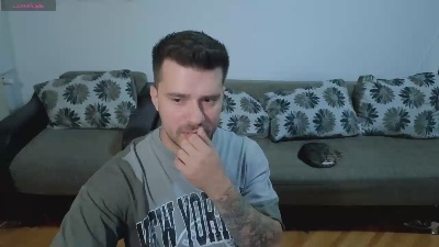 johnnylove22 live cam on Cam4