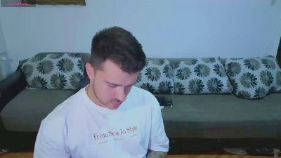 johnnylove22 live cam on Cam4