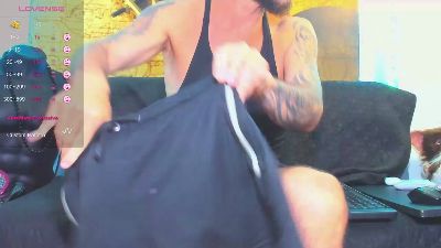 johnyblue2022 live cam on Cam4
