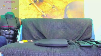 johnyblue2022 live cam on Cam4