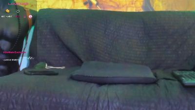 johnyblue2022 live cam on Cam4