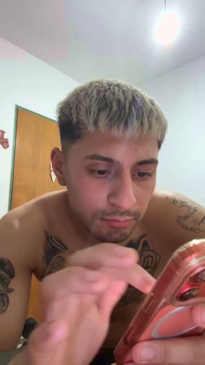 jojojo1 live cam on Cam4