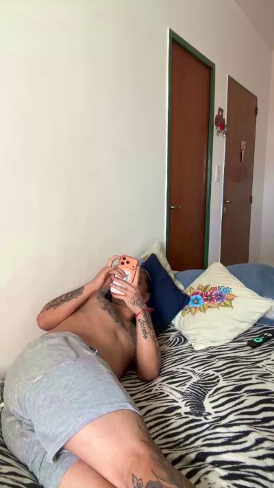 jojojo1 live cam on Cam4