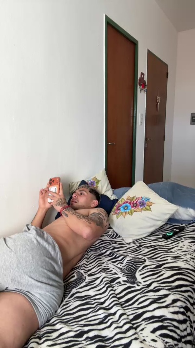 jojojo1 live cam on Cam4
