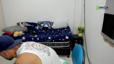 jonas1605 live cam on Cam4