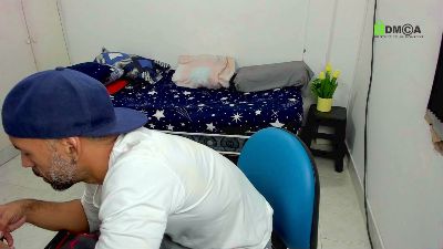 jonas1605 live cam on Cam4