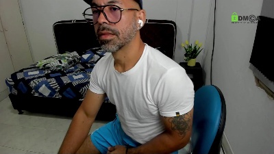 jonas1605 live cam on Cam4