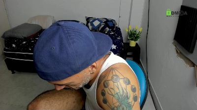 jonas1605 live cam on Cam4