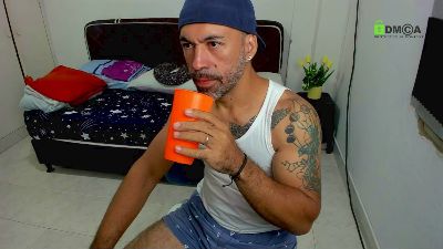 jonas1605 live cam on Cam4