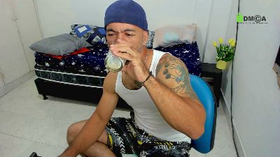 jonas1605 live cam on Cam4