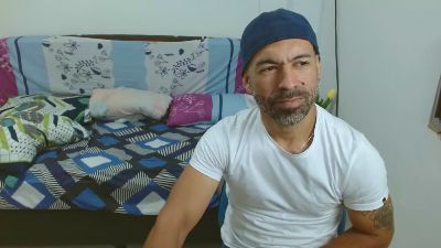 jonas1605 live cam on Cam4
