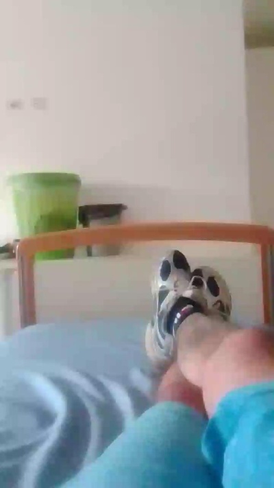 jonathan23505 live cam on Cam4