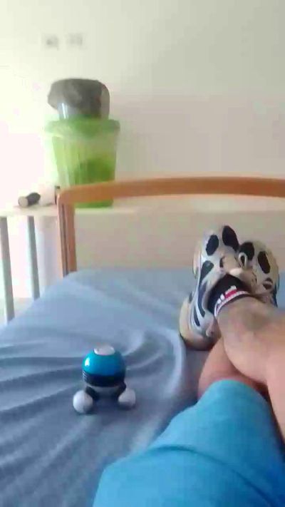 jonathan23505 live cam on Cam4