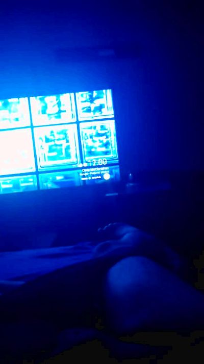 jonnys921 live cam on Cam4