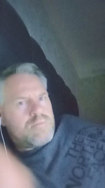 jonnyx5 live cam on Cam4