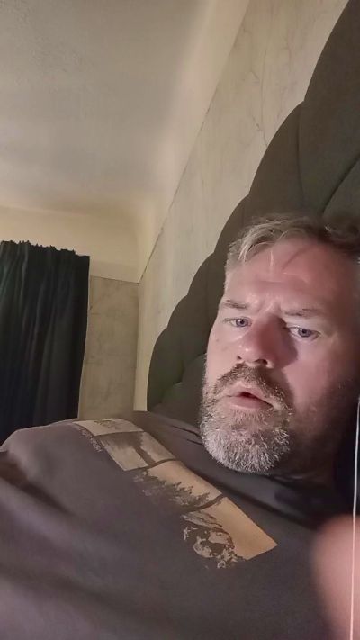 jonnyx5 live cam on Cam4
